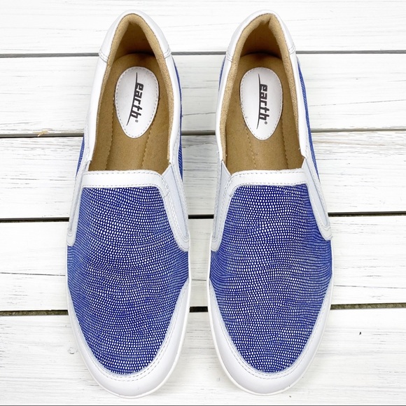 NEW Earth Currant Saphire Blue Wave Slip On Sneakers 9.5 - Picture 2 of 11